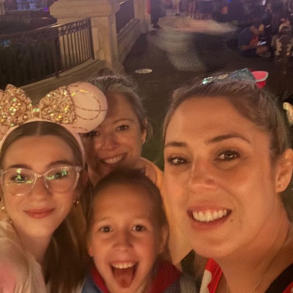 Meet your Posher, Ellie - Picture 1 of 1